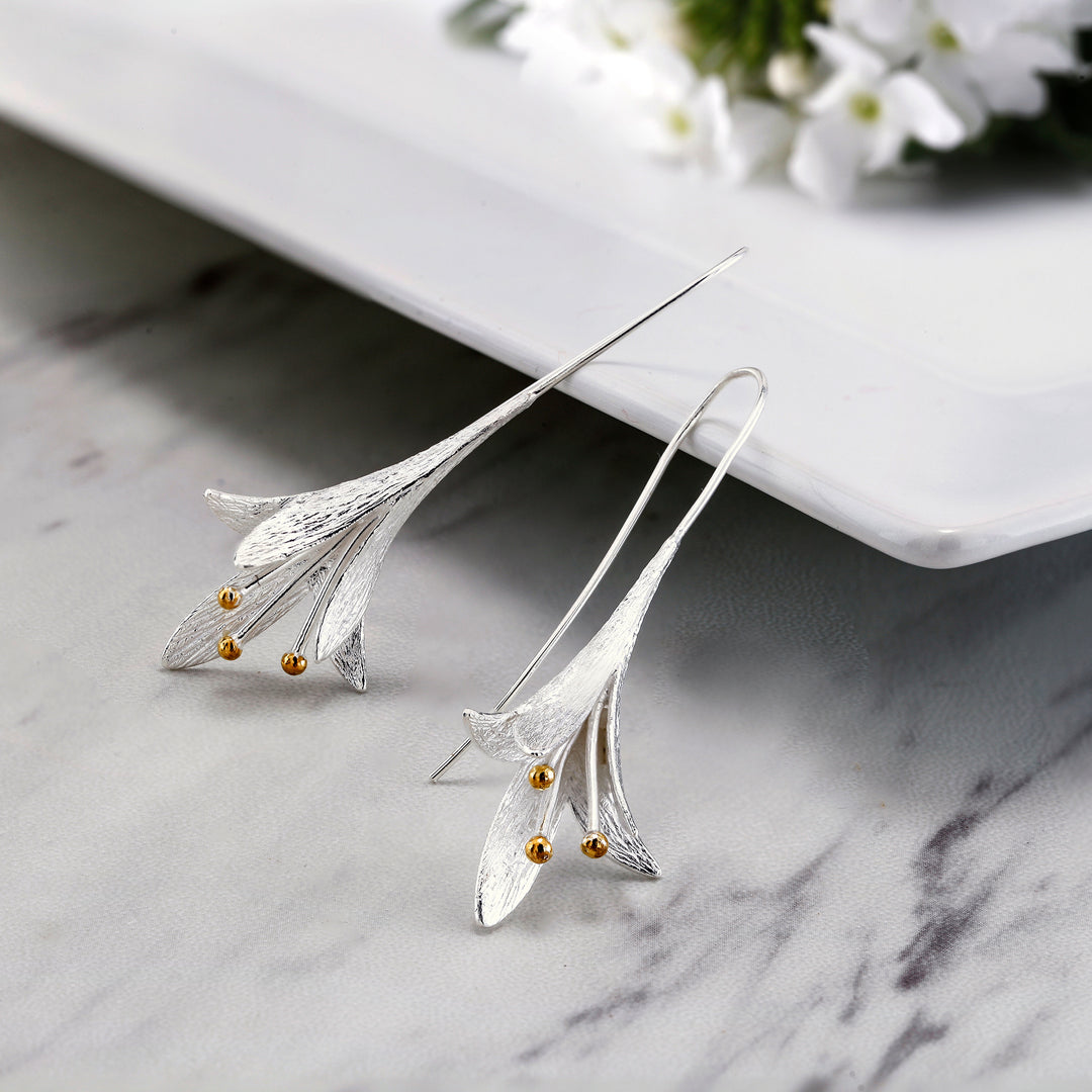 925 Sterling Silver Lily Flower Dangle Drop Earrings for Women, Calla Lily Floral Hook Earrings, Two-Tone Nature Inspired Hypoallergenic Jewelry Gift for Her