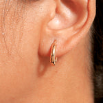 Load image into Gallery viewer, 14K Solid Yellow Gold 15mm Shiny Tube Hoop Earrings, Tube Hoop Earrings, Thick Hoop Earrings, Bold Hoop Earrings, Hinged Clasp Hoop Earrings
