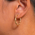 Load image into Gallery viewer, 14K Solid Yellow Gold  25mm Twisted Hoop Earrings, Circle Twisted Hoop Earrings, Gold Twisted Hoop Earrings, Hinged Clasp Hoop Earrings, Gold Hoop Earrings, Round Twisted Hoop Earrings
