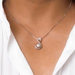 Load image into Gallery viewer, 925 Sterling Silver Pearl Swan Pendant, Swan Pendant, Pearl Pendant, Pearl Swan Pendant, Mother Goose Pendant, Silver Goose Pendant, Bird Jewelry

